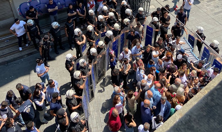 Frontline Defenders' Urgent Appeal for Saturday Mothers