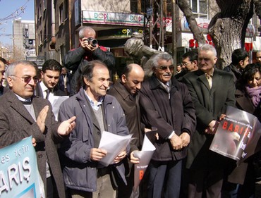 Barışa Bir Şans Ver!