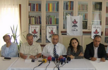 KÜRT SORUNU SİYASAL OLDUĞU KADAR İNSAN HAKLARI SORUNUDUR