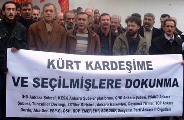 YAŞASIN BARIŞ, YAŞASIN HALKLARIN KARDEŞLİĞİ!