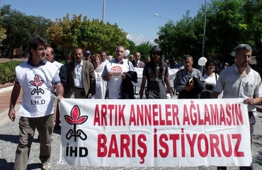 BARIŞ KÜLTÜRÜMÜZ OLSUN. YAŞASIN BARIŞ! YAŞASIN EVRENSEL HUKUK!