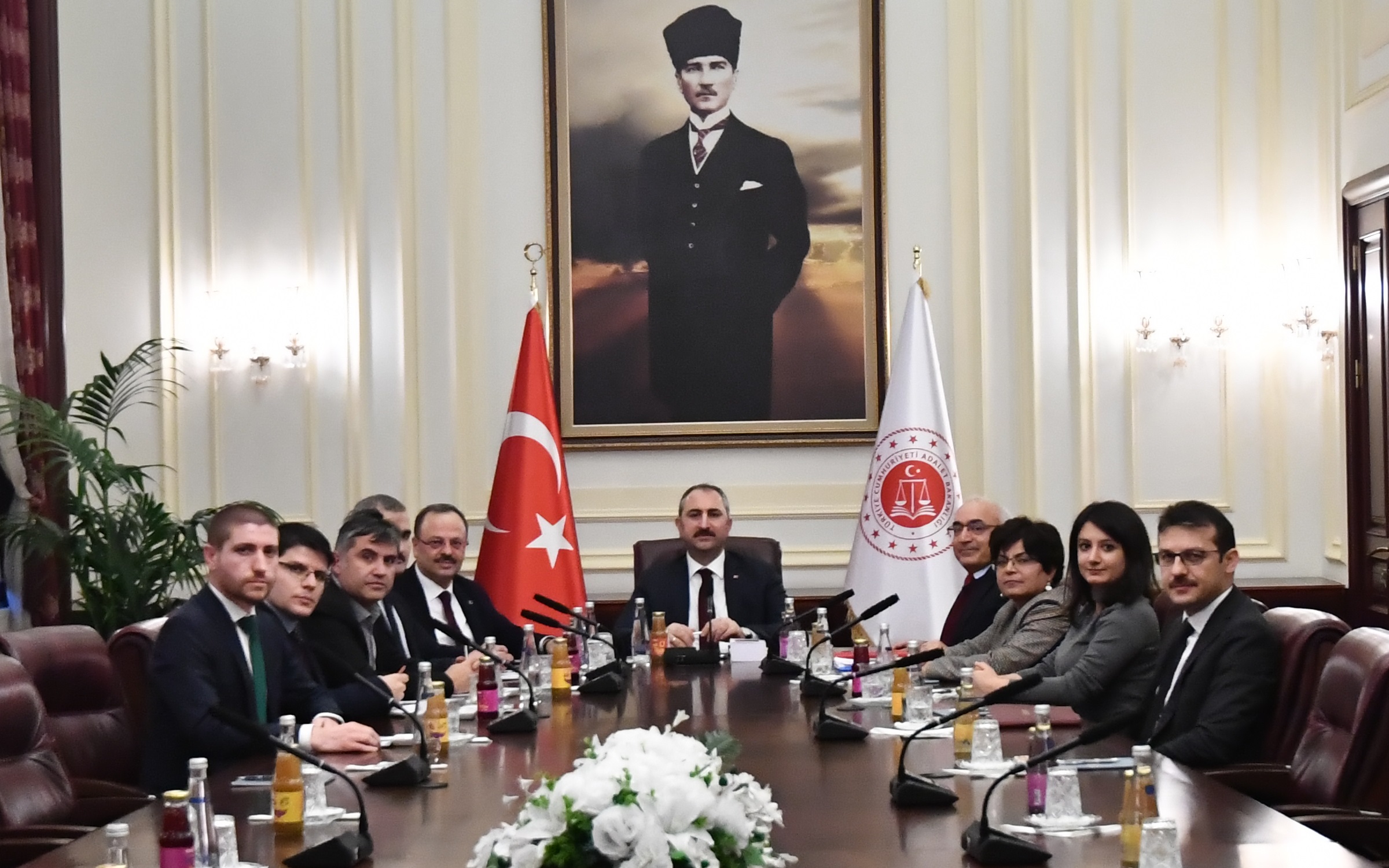 İHD Heyeti Adalet Bakanı Abdülhamit Gül ile Görüştü