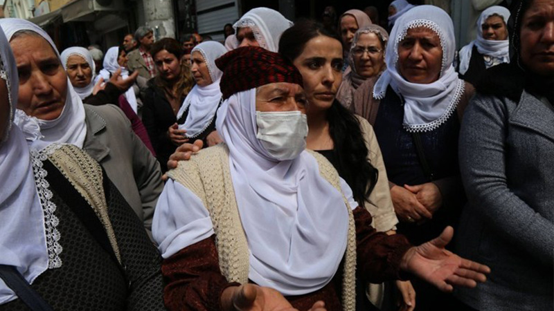 Annelere Yönelik Polis Şiddetini Kınıyoruz