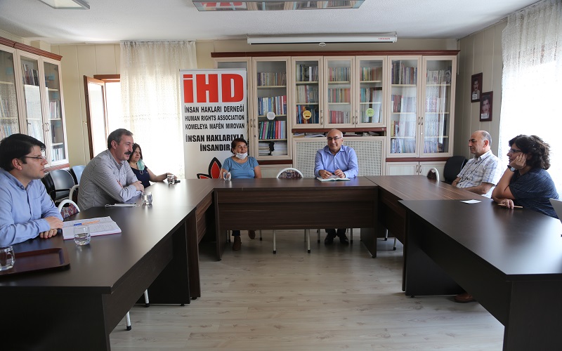 HDP, "Demokratik Mücadele Programını" Kapsamında İHD’yi Ziyaret Etti