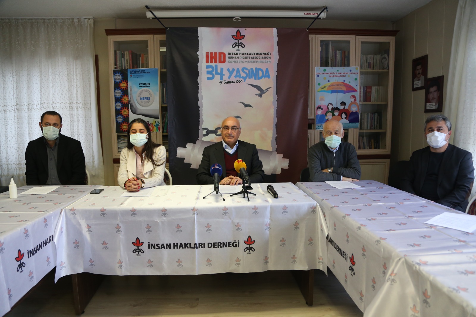 Hapishanelerde Devam Eden Süresiz ve Dönüşümlü Açlık Grevleri
