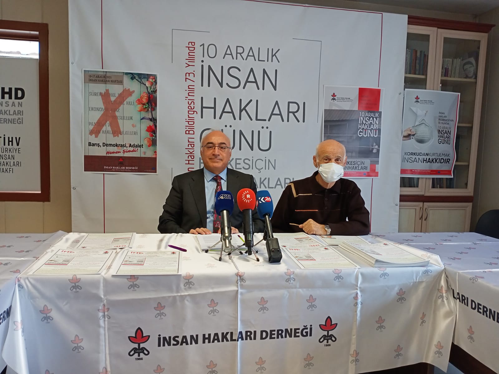 İnsan Hakları Evrensel Bildirgesi'nin Kabul Edilişinin 73. Yılında Ekonomik Krize Karşı Ekonomik ve Sosyal Haklarımızı Savunuyoruz!