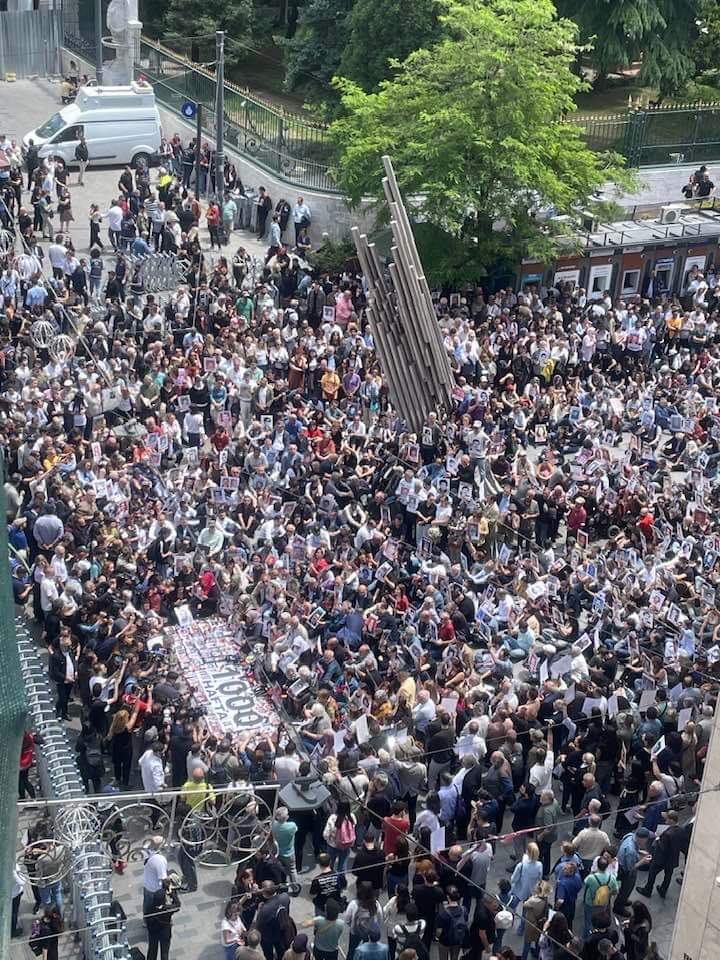 (1000. Hafta) Aynı Derin Acı ve Aynı Israrla 1000 Hafta!