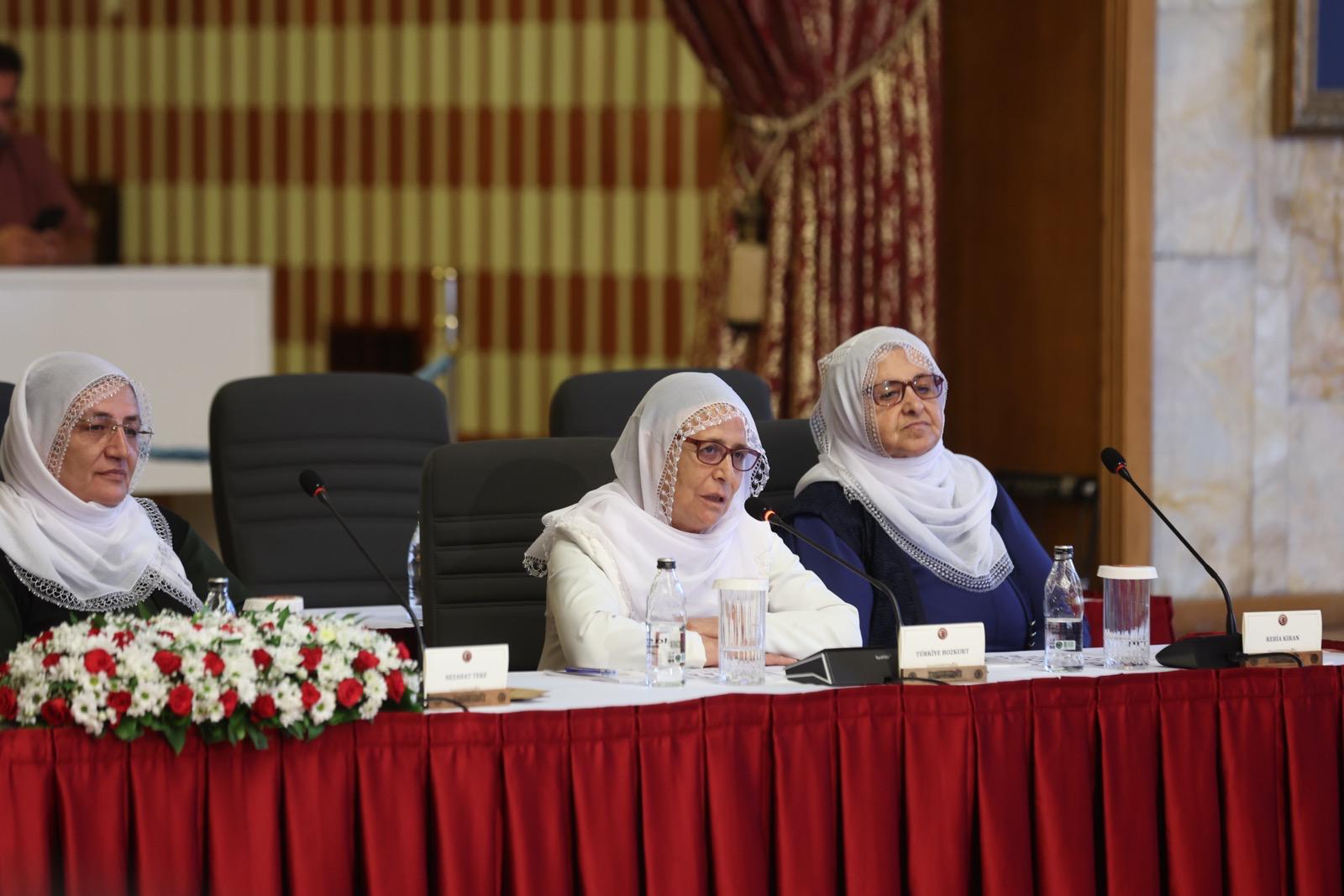 Meclis Başkanlığı’nı, Barış Anneleri’nden ve Ana Dili Kürtçe Olan Tüm Yurttaşlardan Özür Dilemeye Çağırıyoruz.